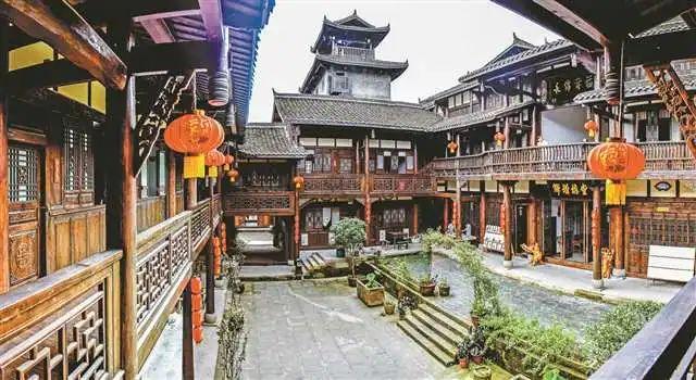 比亚迪取得一种集流体、电池及用电设备专利，电解质离子可以均匀沉积，减缓枝晶生长