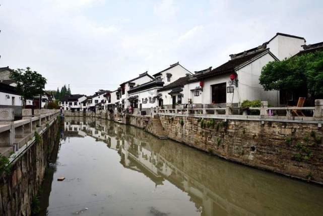 逃离沙漠建筑